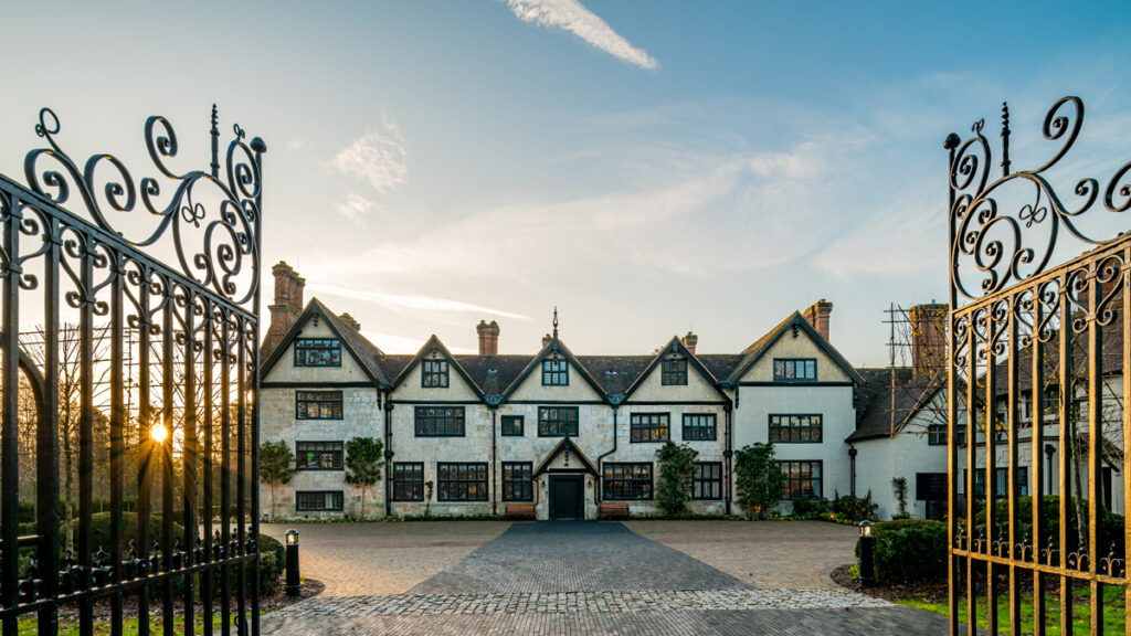 External photo of the Audley Stanbridge Earls, Romsey